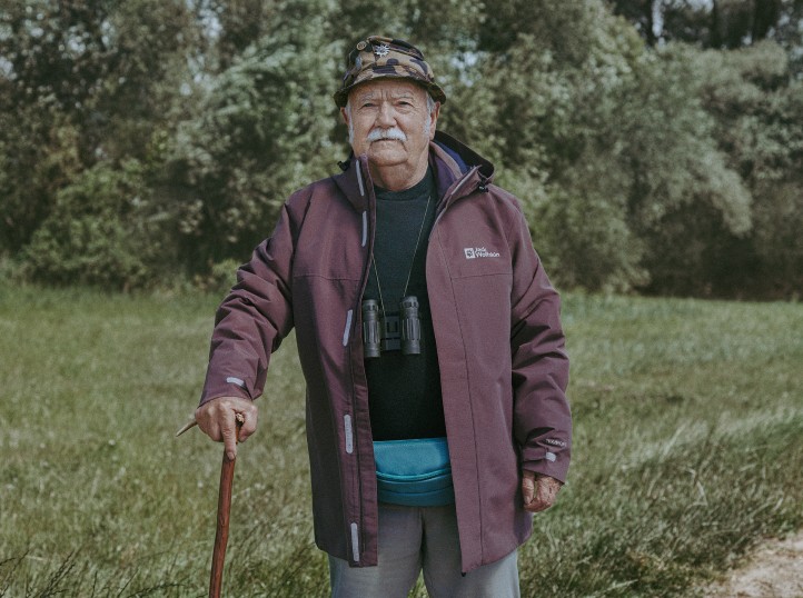 Older man with Jack Wolfskin jacket